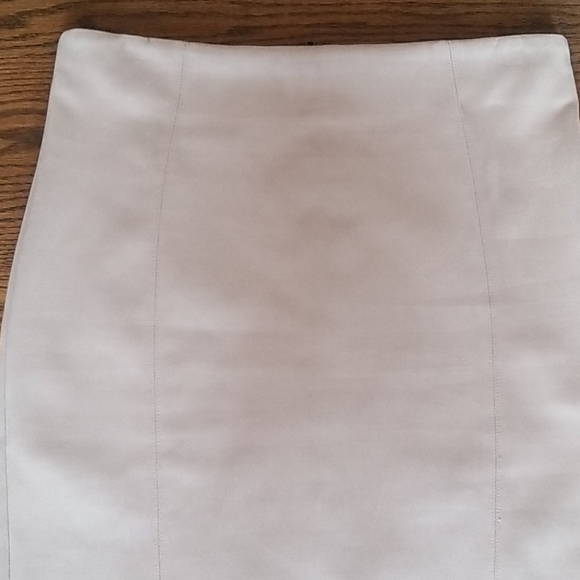 Blush pink/beige faux suede pencil skirt - Picture 2 of 8